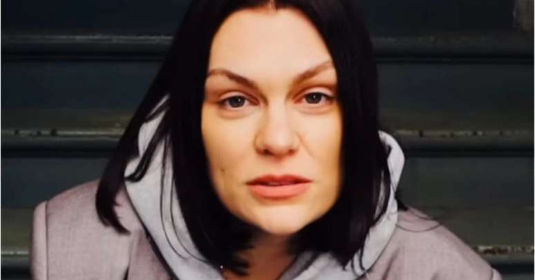Jessie J fala sobre adiamento da segunda cirurgia de câncer de mama