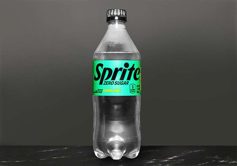 Prefira versões zero açúcar e sem cafeína, de preferência claras, que tendem a ter menor teor de sódio e menor impacto sobre a pressão arterial – Wikimedia Commons/Connor J Williams