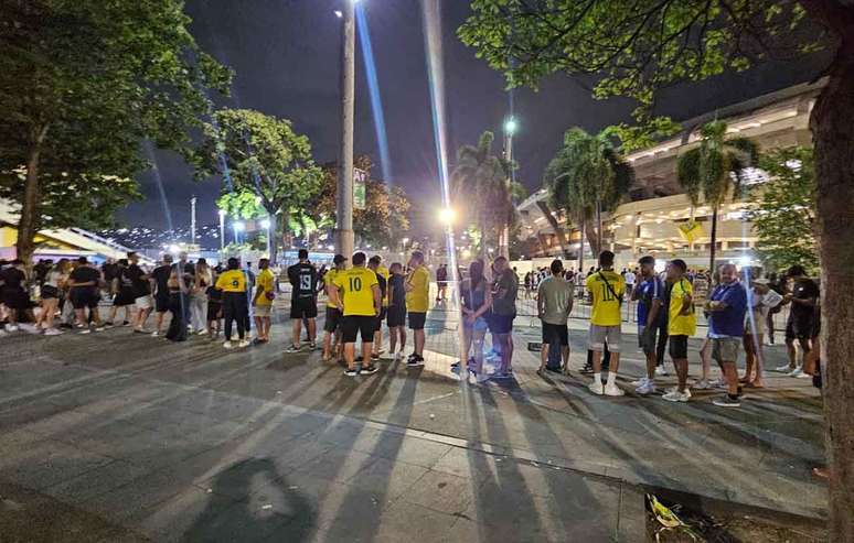 Fila da torcida do Ceará no Maracanã. –