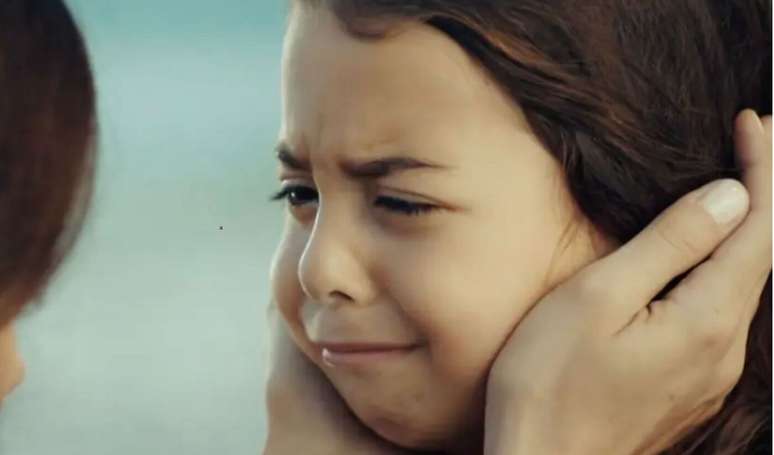 Melek denuncia Sule de negligência por abuso na novela turca 'Mãe, na Record.