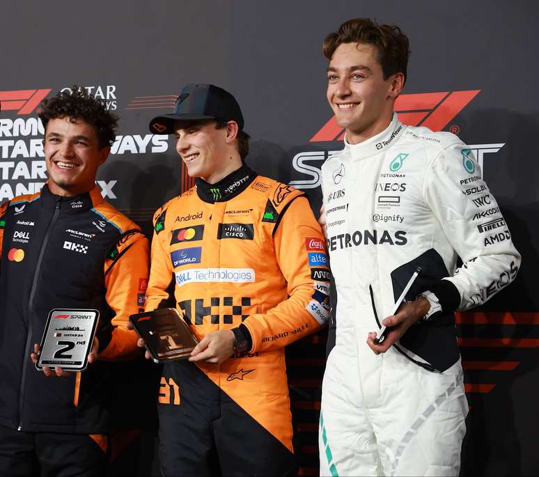 Russell rejeita ideia de Piastri ajudar Norris no título