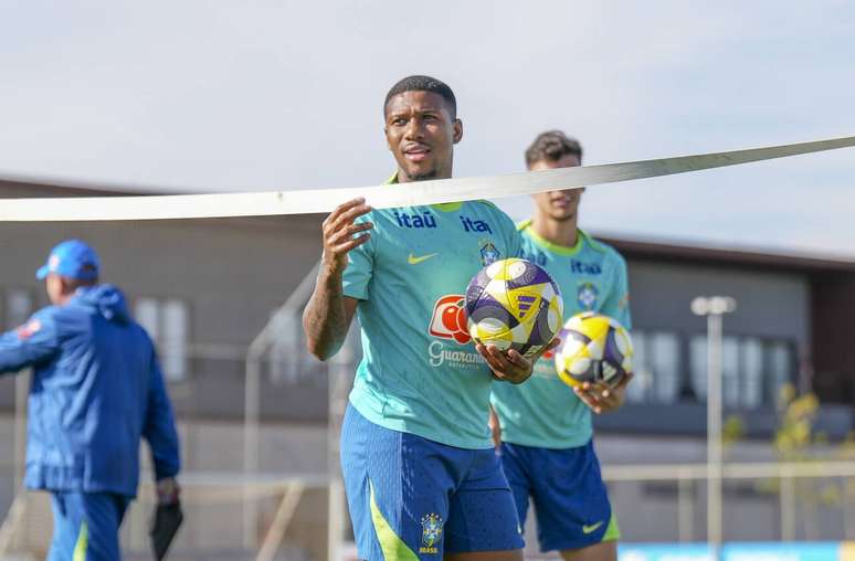 Leandrinho é convocado constantemente para a Seleção Brasileira Sub-20.