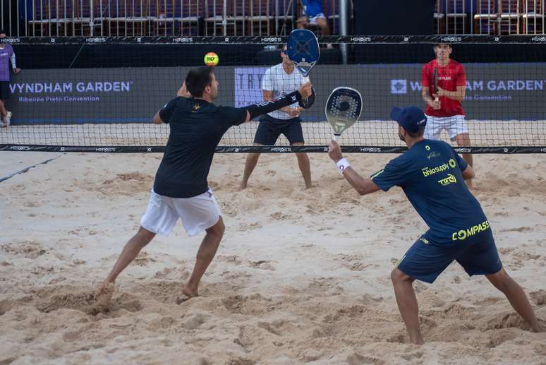 நீஸ் மற்றும் ஒலிவேரா 