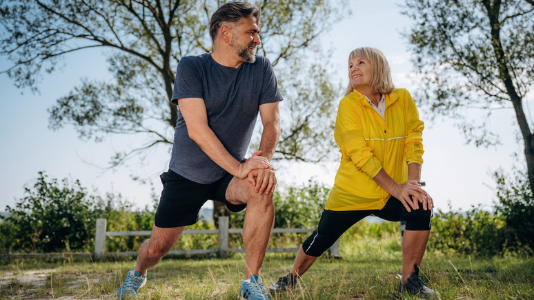 De acordo com pesquisadores, praticar atividades físicas pode reduzir em até 45% o risco de desenvolver demência