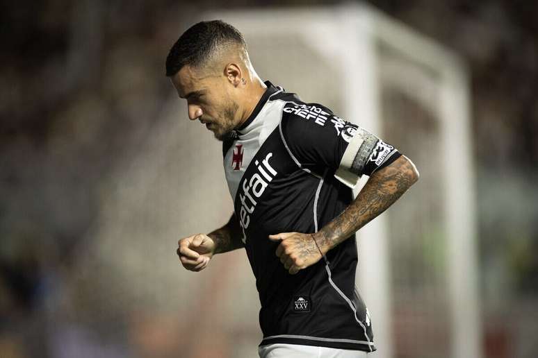 Coutinho pode ser poupado contra o Atlético.