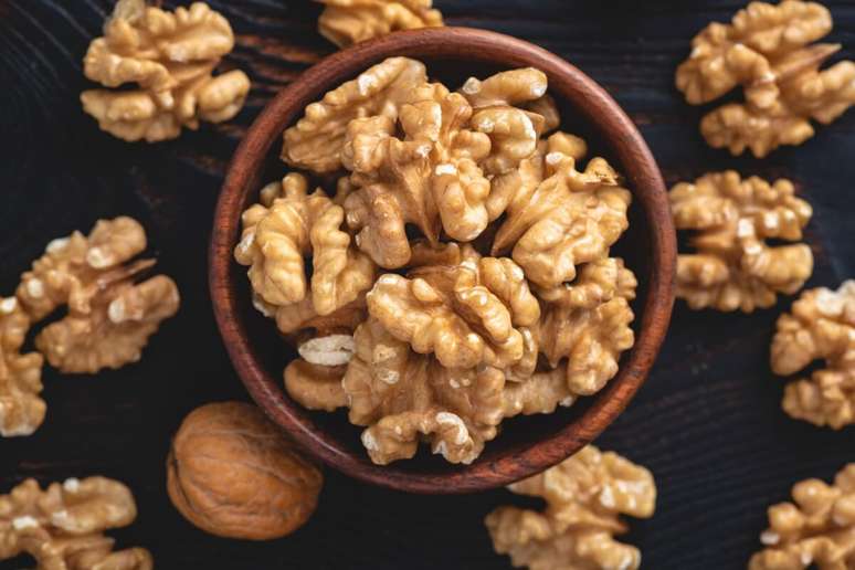 Nutricionalmente ricas, as nozes oferecem ômega 3, fibras, proteínas vegetais, antioxidantes e minerais importantes