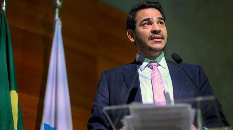 Em meio a tensões sobre sua indicação ao STF, Jorge Messias pediu que Gilmar Mendes reconsiderasse medida cautelar