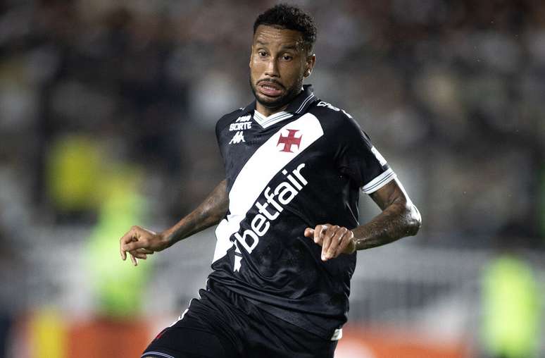 Jair era titular do Vasco quando sofreu grave lesão no joelho direito. Matheus Lima/Vasco