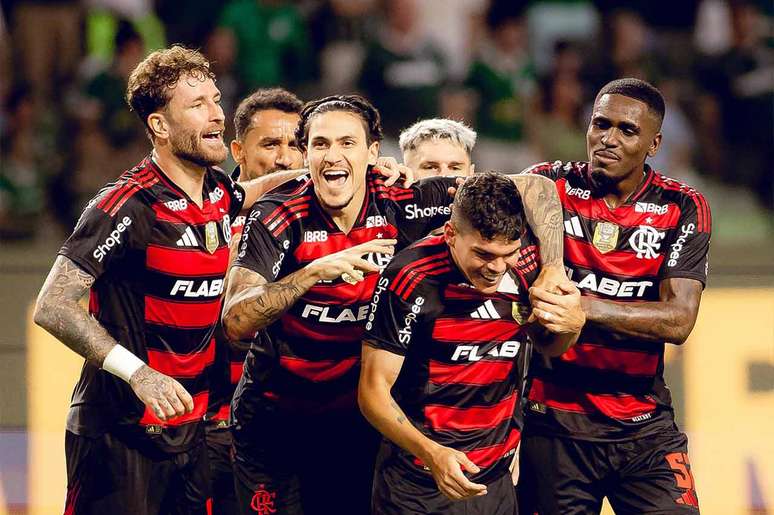 Ayrton Lucas marca e Flamengo cala o Allianz Parque, no primeiro turno –