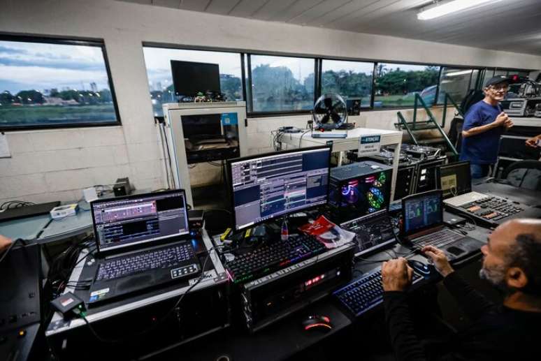 Doze profissionais trabalham nos bastidores da festa de Natal do Ibirapuera, zona sul de S&atilde;o Paulo