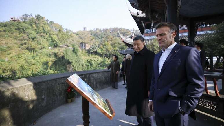 Emmanuel Macron e Xi Jinping EM Chengdu, em 5 de dezembro de 2025.