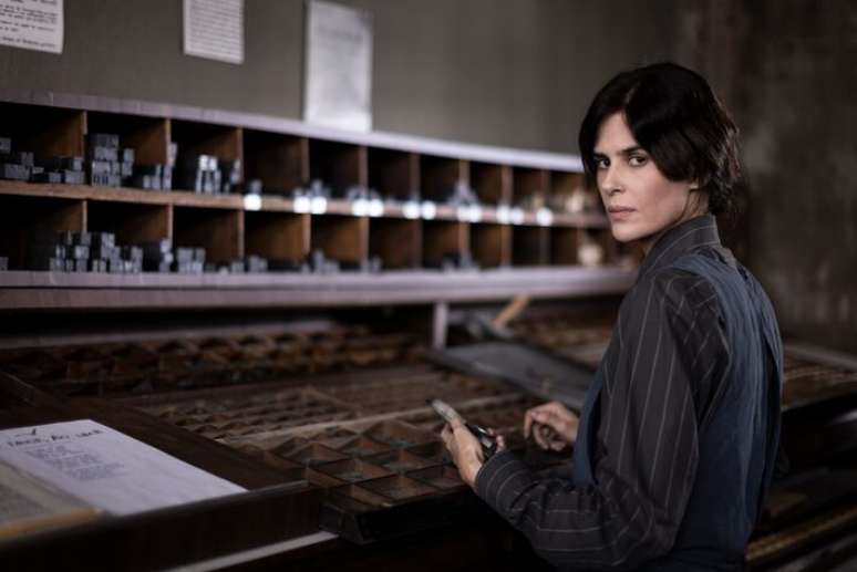 Luiza Mariani interpreta Daisy Pontes, no filme 'Cyclone', de Flávia Castro