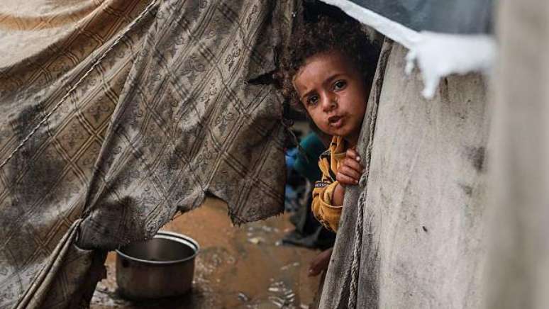 As chuvas torrenciais das últimas semanas e a chegada do frio complicaram ainda mais a vida dos palestinos em Gaza