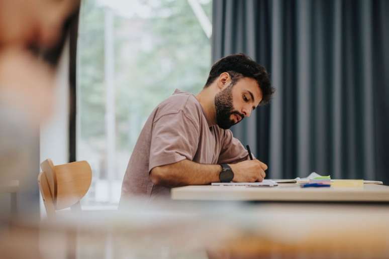 Os candidatos devem se preparar para discussões amplas e conceituais na redação da Fuvest 