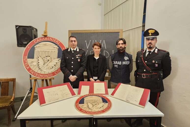 Autoridades italianas entregaram manuscritos para Arquivo Estadual