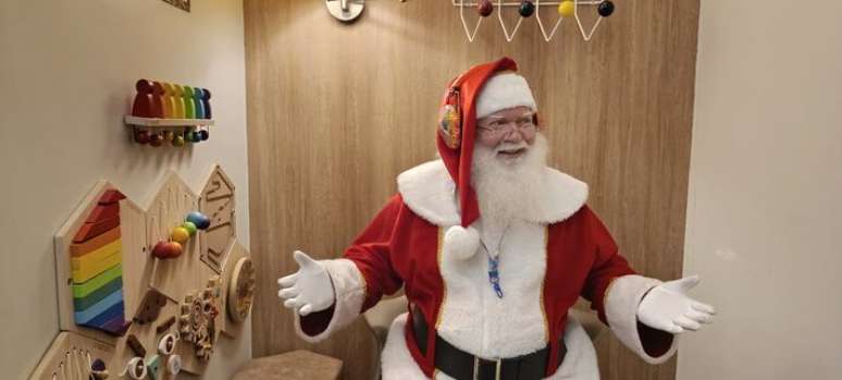 Butantã Shopping usa sala especial para encontros entre Papai Noel e pessoas com TEA.