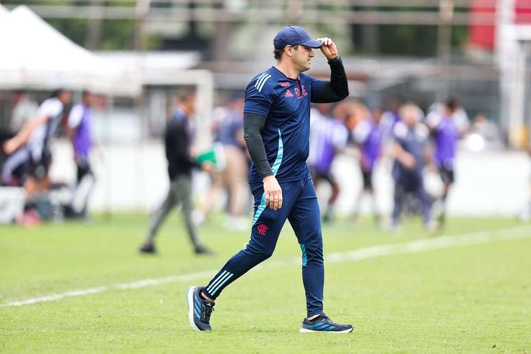 Técnico Bruno Pivetti comandará o Flamengo contra o Mirassol –