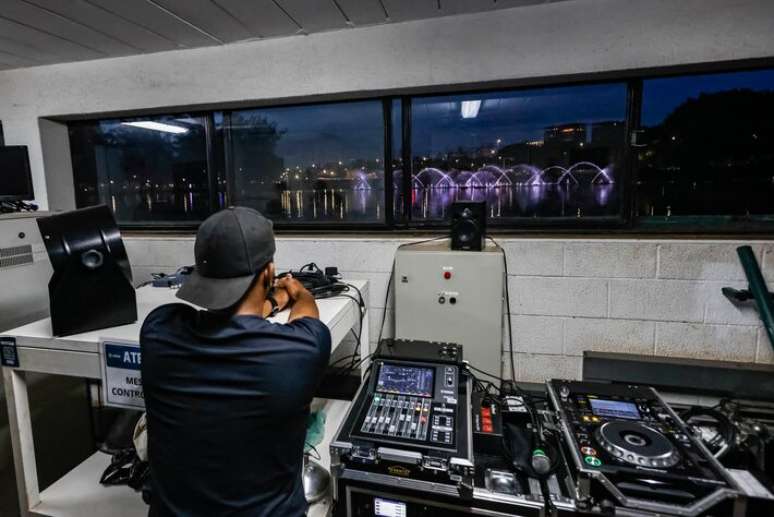 Sala de controle da &aacute;rvore de natal do Parque do Ibirapuera, na zona sul de S&atilde;o Paulo