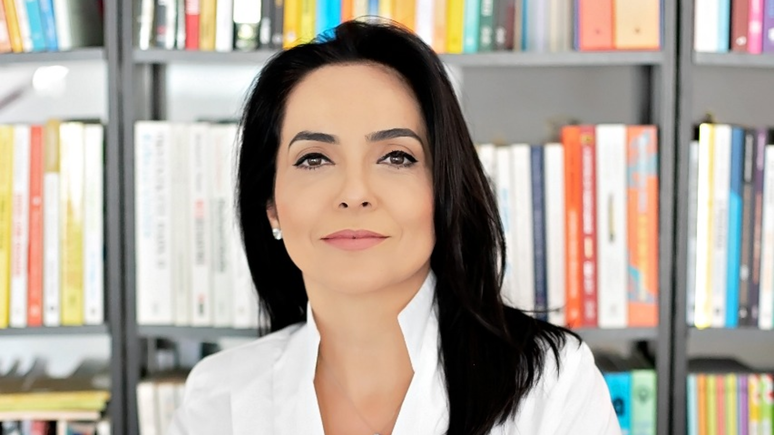 Izabella Camargo foi demitida da Globo após ser diagnosticada com síndrome de burnout