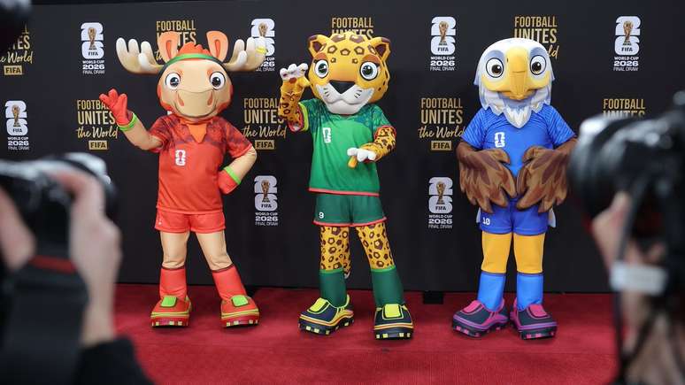 Mascotes da Copa do Mundo de 2026: Maple, o Alce, Clutch, a Águia Careca, e Zayu, o Jaguar