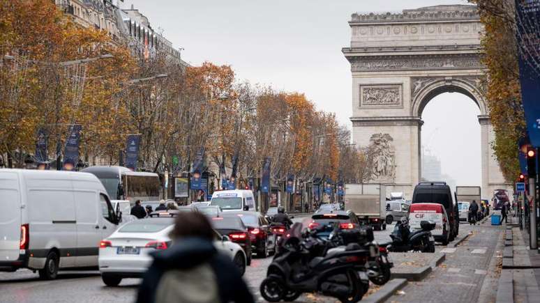 Paris é conhecida por muitas coisas, incluindo o trânsito pesado em certas regiões da cidade