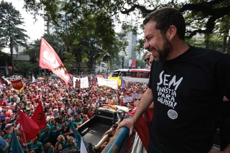 Ato contra a anistia aos presos do 8 de Janeiro, em março deste ano; Boulos agora ocupa o cargo de secretário-geral da Presidência