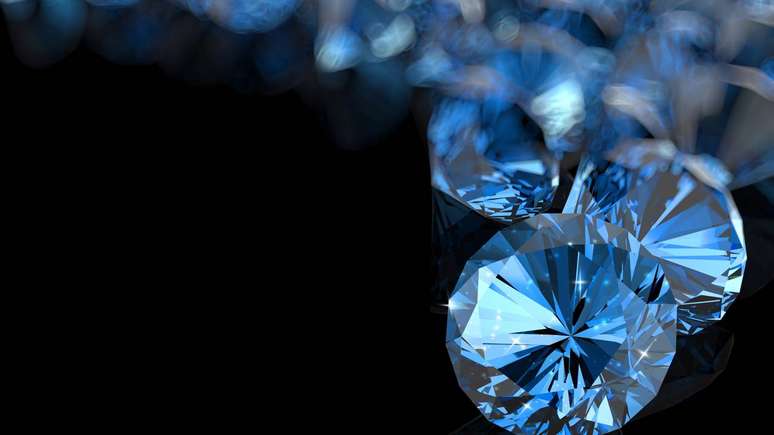 A fama de diamante amaldiçoado ganhou força no final do século XIX e início do XX, quando jornais e revistas populares começaram a publicar matérias sensacionalistas sobre a peça – depositphotos.com / everythingposs