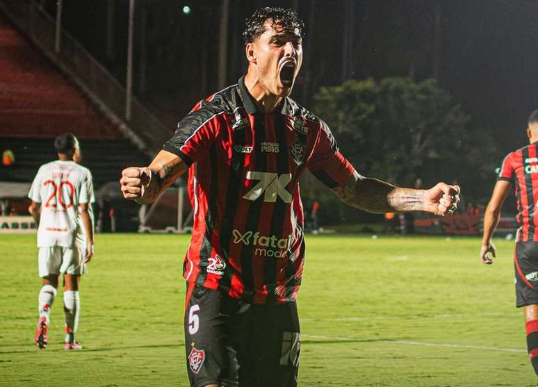 Vitória precisa vencer desesperadamente para evitar rebaixamento –