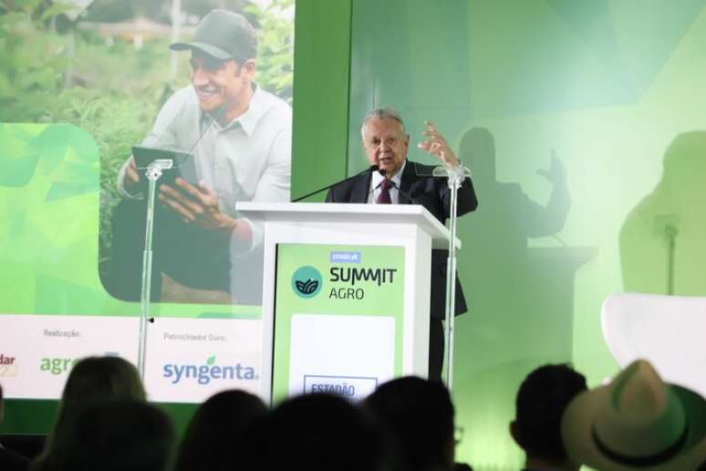 O ex-ministro Roberto Rodrigues traz mensagem otimista sobre o futuro da agricultura tropical