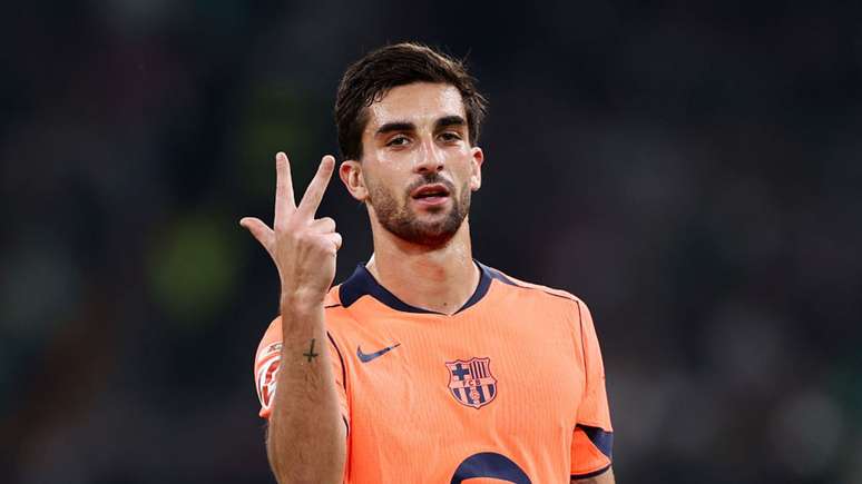 Ferran Torres comemorando gol pelo Barcelona