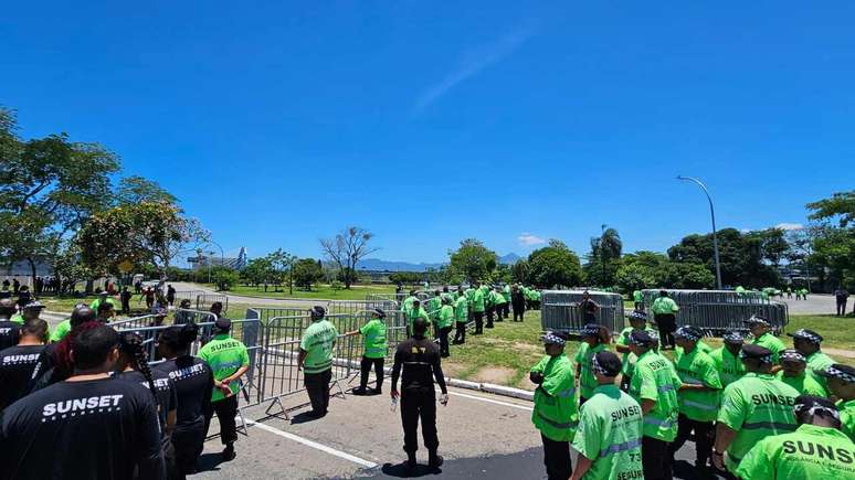 Segurança foi reforçada no embarque do Flamengo.