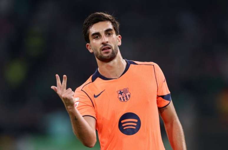 Antony marcou o primeiro gol da partida, mas o Bétis não conseguiu segurar o Barcelona e acabou levando a virada.