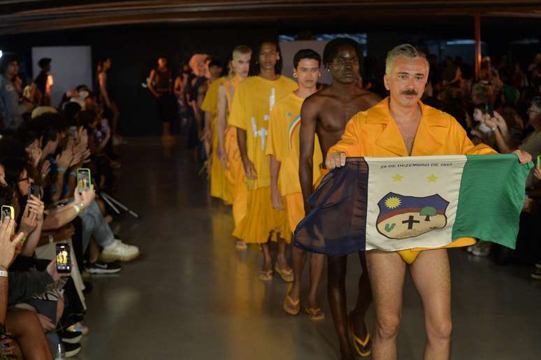 Desfile de Jorge Feitosa 