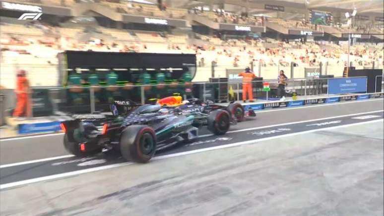 Kimi Antonelli e Yuki Tsunoda se tocam durante TL3