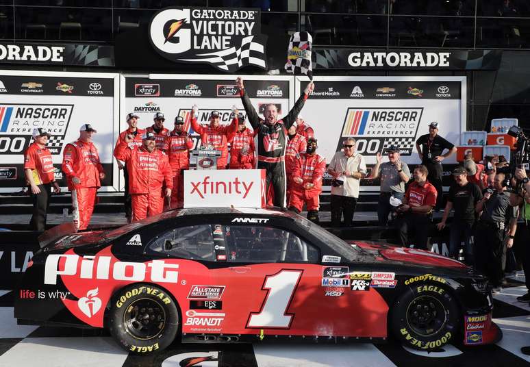 Michael Anett em sua única vitória na NASCAR 