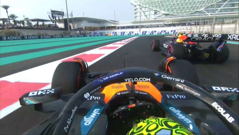 Yuki Tsunoda e Lando Norris quase se tocam durante TL3