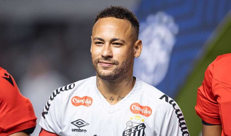 Santos escapa do rebaixamento no Brasileirão 2025 em partida com homenagem a Neymar e web elogia desempenho do atleta: 'Acima da média'.