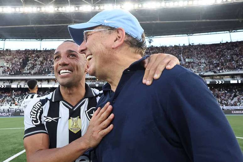 Textor entrou no campo após vitória do Botafogo –
