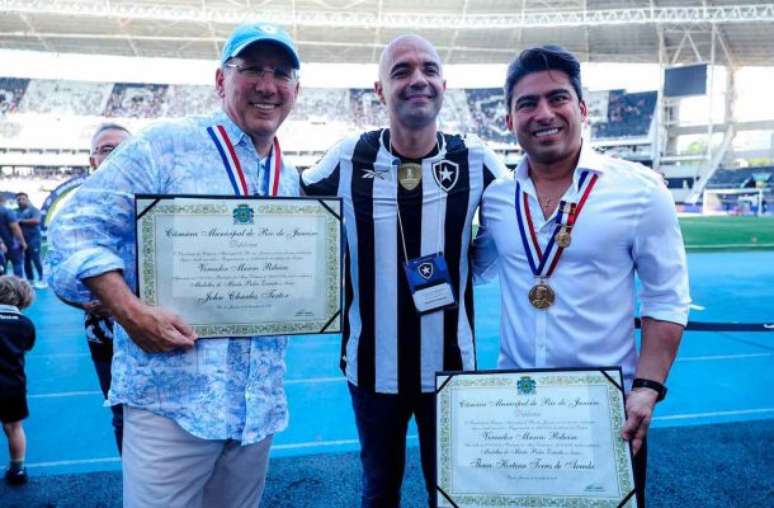 Textor entrou no campo após vitória do Botafogo –
