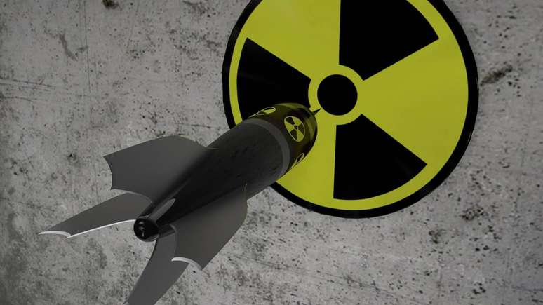 No cenário global, a tensão entre EUA, Rússia e China combina demonstrações militares e retórica política, influenciando debates sobre segurança e estabilidade internacional – depositphotos.com / Tschub