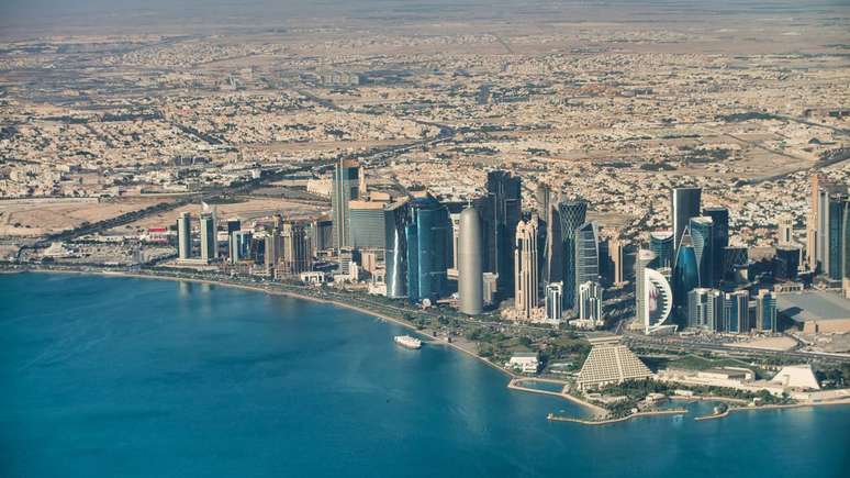 Em poucas décadas, o território passou de uma economia baseada na pesca e na extração de pérolas para um dos maiores produtores de gás natural do mundo – depositphotos.com / jovannig