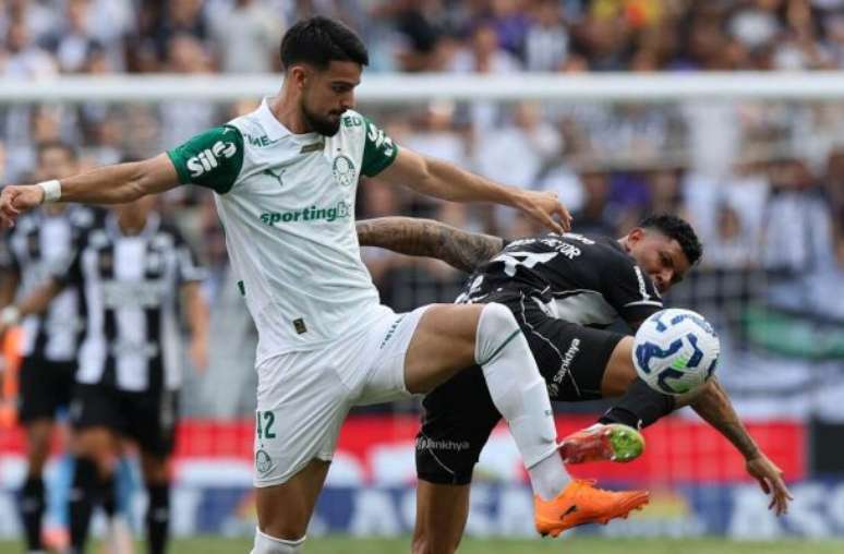 Facundo Torres marcou o gol de empate do Palmeiras diante do Ceará.