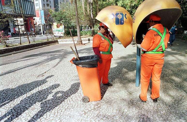 O Brasil chegou a ter mais de 50 mil orelhões espalhados pelas cidades