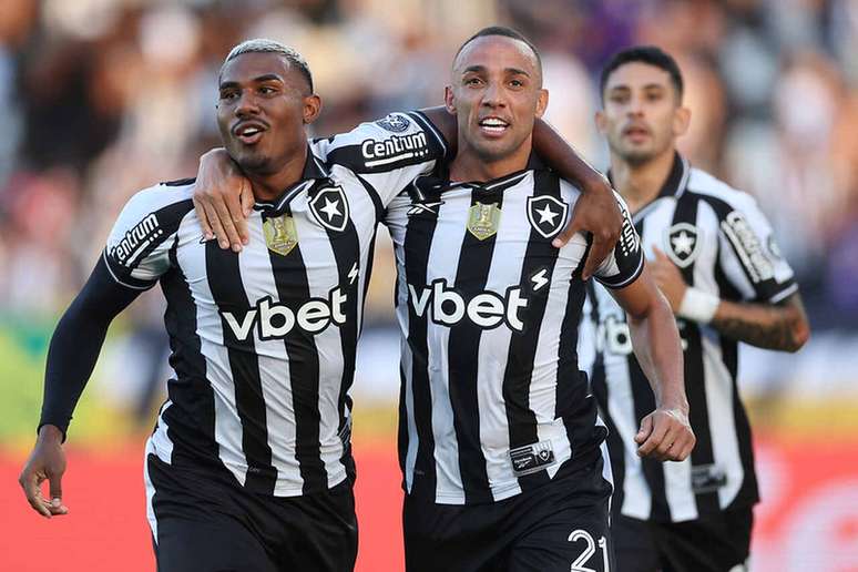 Botafogo vence o Fortaleza por 4 a 2 e encerra ano com 10 jogos de invencibilidade –