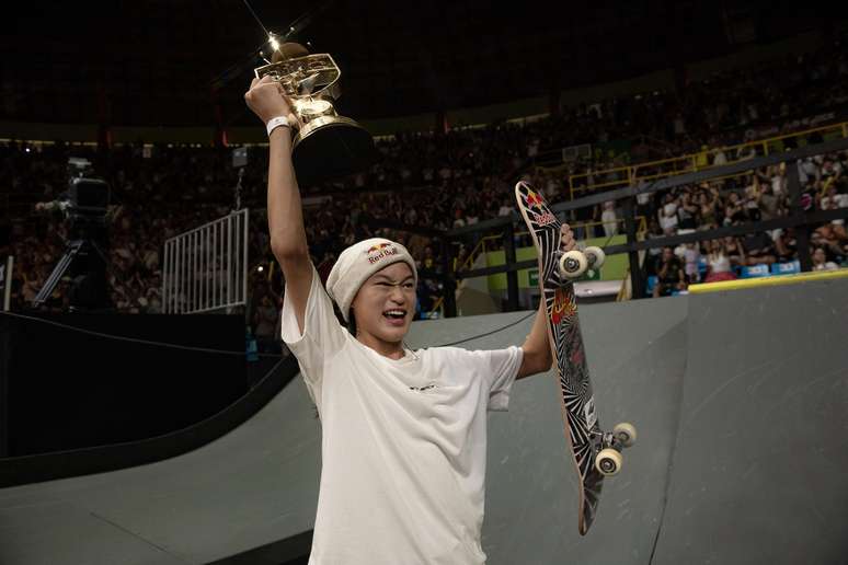 Quem é Ginwoo Onodera, japonês 'viciado' em feijoada e novo campeão do SLS Super Crown