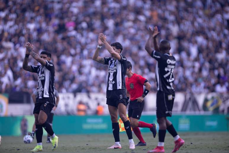 Ceará em derrota para o Palmeiras