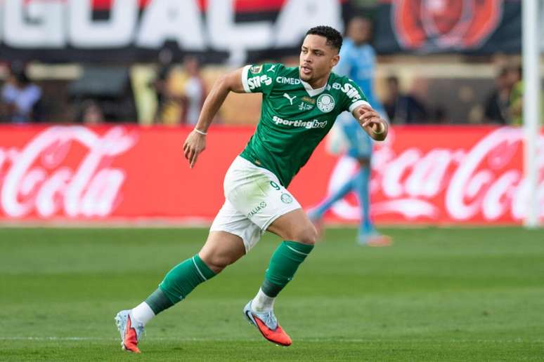 Vitor Roque (Palmeiras) durante jogo contra o Flamengo, no dia 29.11.2025