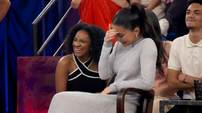 Léo Foguete surprises by singing Jade Picon in Altas Horas; watch the video