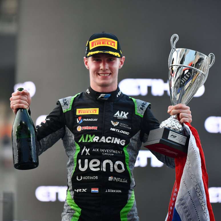 Durksein encerra o GP de Yas Marina com o primeiro lugar no pódio