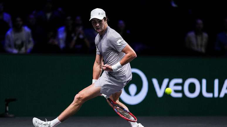 João Fonseca durante partida de tênis